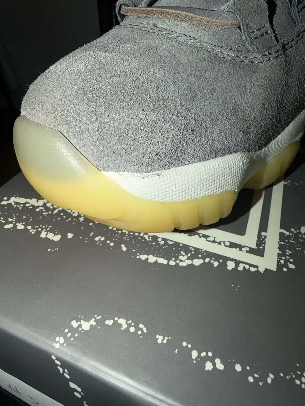 Air Jordan 11 Retro Premium Grey Suede Size 10 914433-003 VERY RARE SIZE